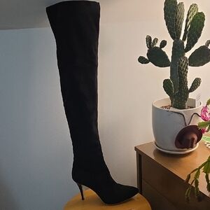 Chic Black Over-the-Knee Boots